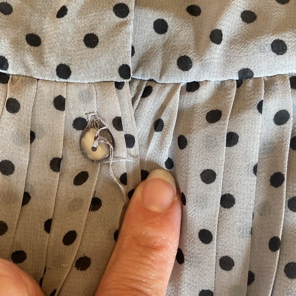 H&M three dress bundle. Size 4-6y and 5-6y. Polka dot, flowers, pink. - Picture 13 of 13